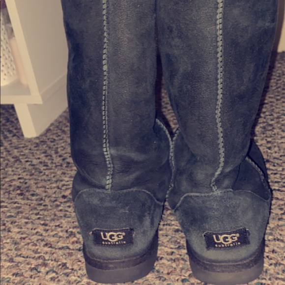 AUTHENTIC Tall black UGG Boots - Picture 2 of 4